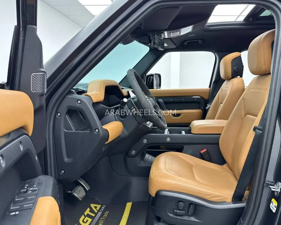 Land Rover Defender 2023 for Sale in Dubai Image-12