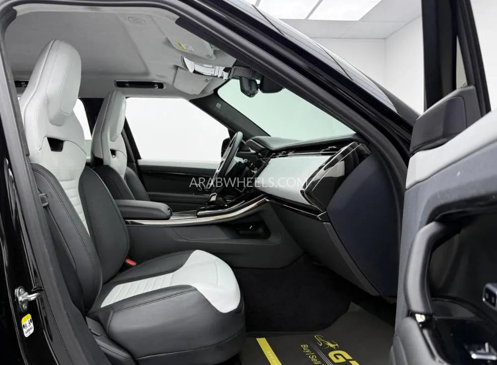 Land Rover Range Rover Sport 2024 for Sale in Dubai Image-6