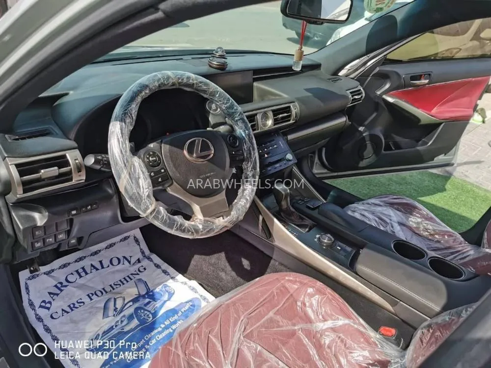 Lexus IS 2014 for Sale in Sharjah Image-13