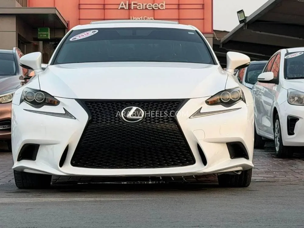 Lexus IS 2014 for Sale in Sharjah Image-3