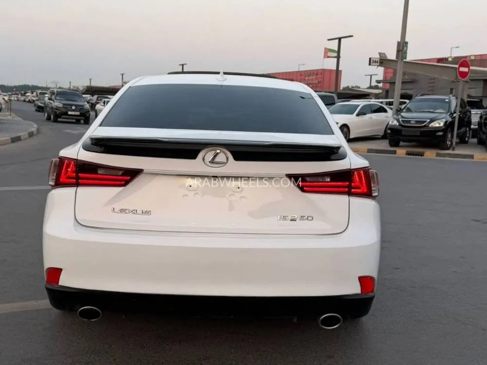 Lexus IS 2014 for Sale in Sharjah Image-11