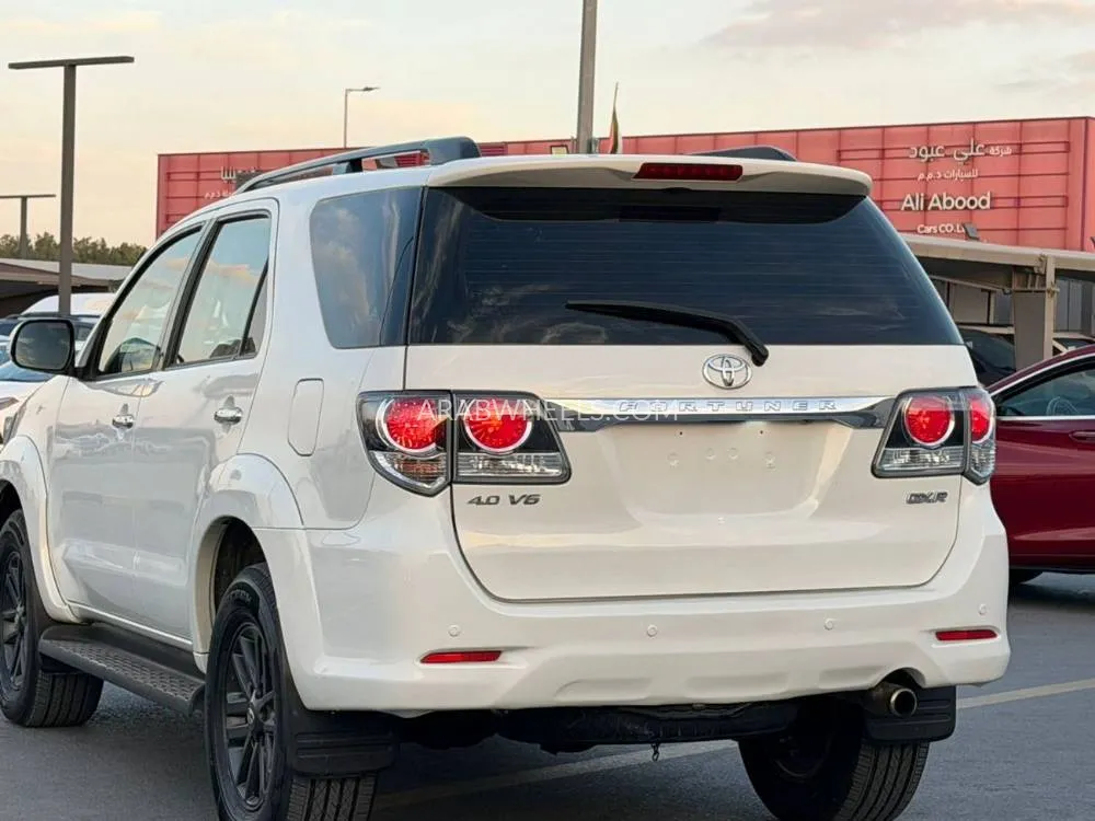 Toyota Fortuner 2015 for Sale in Sharjah Image-7