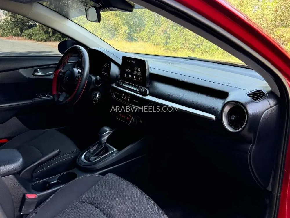 Kia Forte 2019 for Sale in Sharjah Image-7