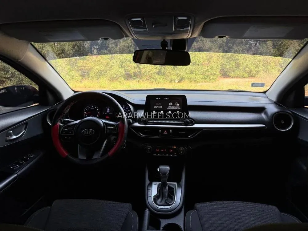 Kia Forte 2019 for Sale in Sharjah Image-18