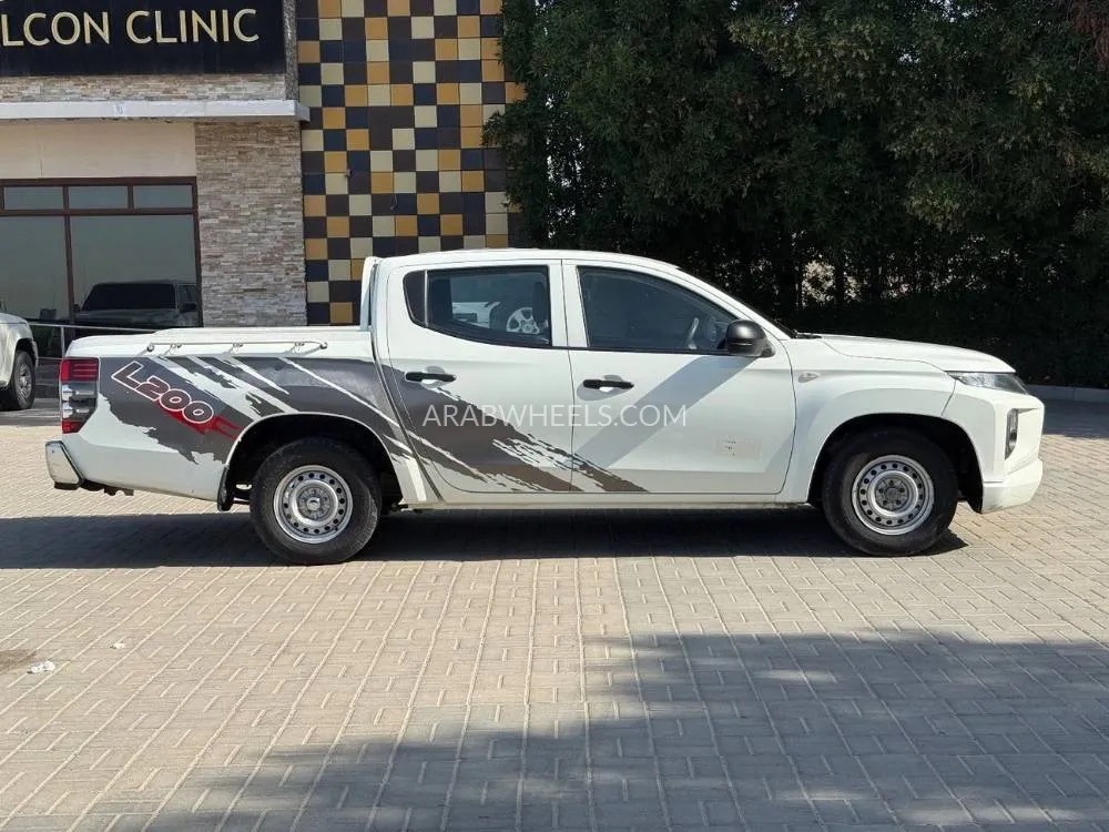 Mitsubishi L200 2021 for Sale in Sharjah Image-5