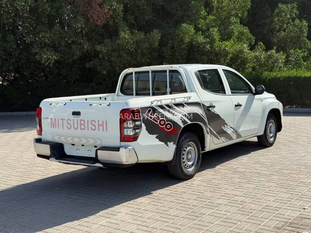 Mitsubishi L200 2021 for Sale in Sharjah Image-9