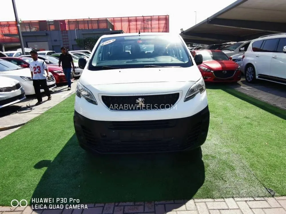 Peugeot Expert 2018 for Sale in Sharjah Image-7