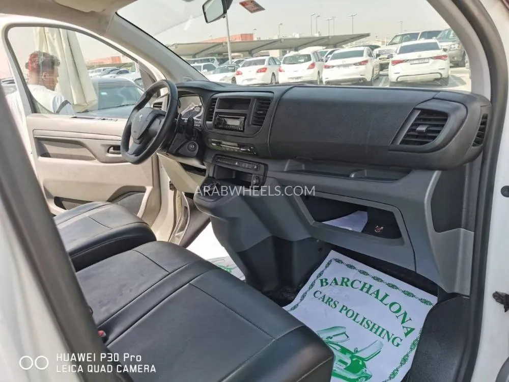 Peugeot Expert 2018 for Sale in Sharjah Image-8
