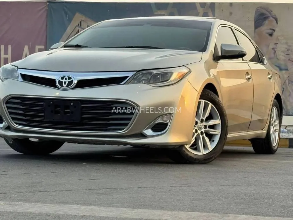 تويوتا أفالون 2014 for Sale in الشارقة Image-5