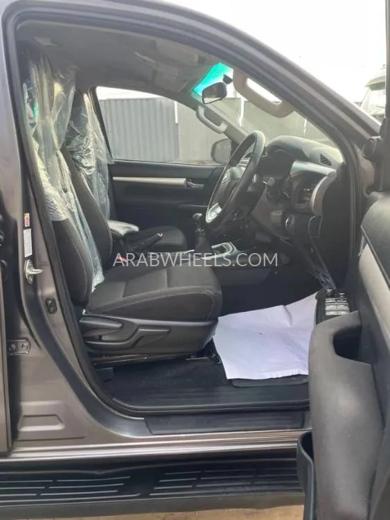 Toyota Hilux 2018 for Sale in Dubai Image-14