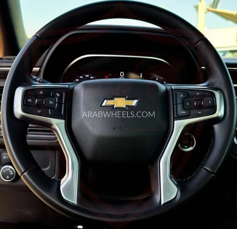 Chevrolet Suburban 2023 for Sale in Sharjah Image-16