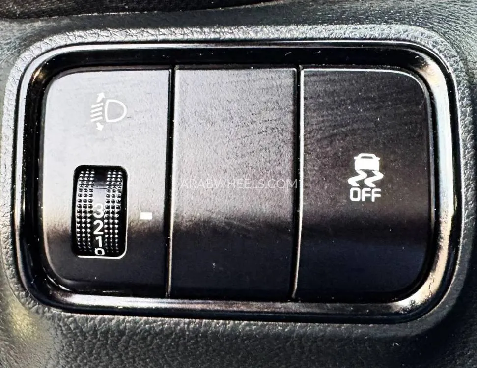 Kia Sonet 2023 for Sale in Sharjah Image-16