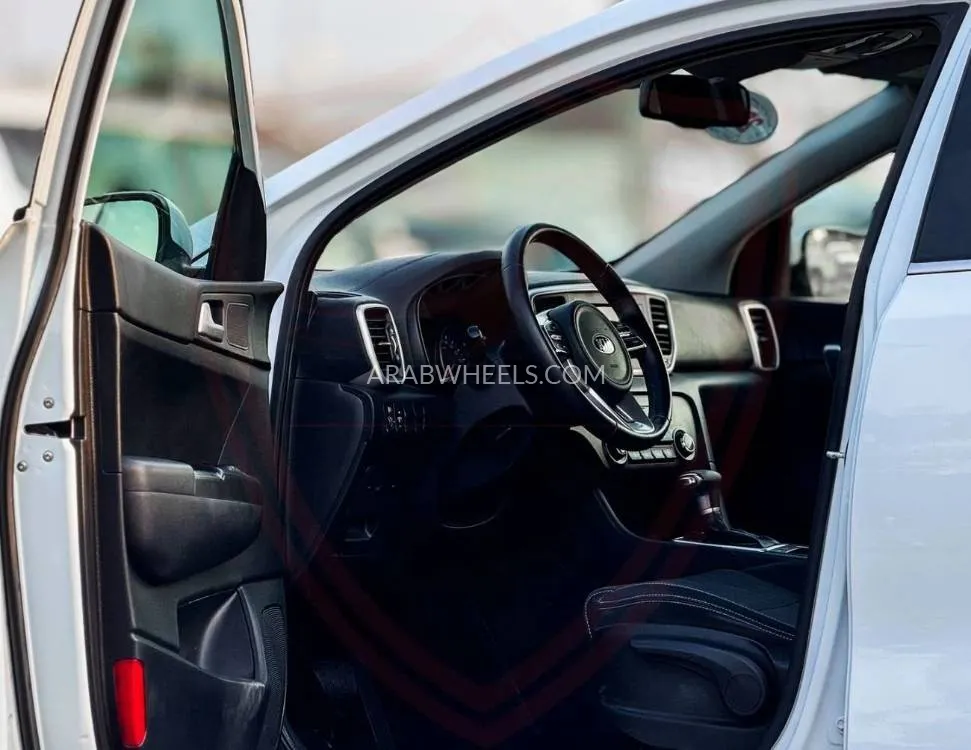 Kia Sportage 2020 for Sale in Sharjah Image-9
