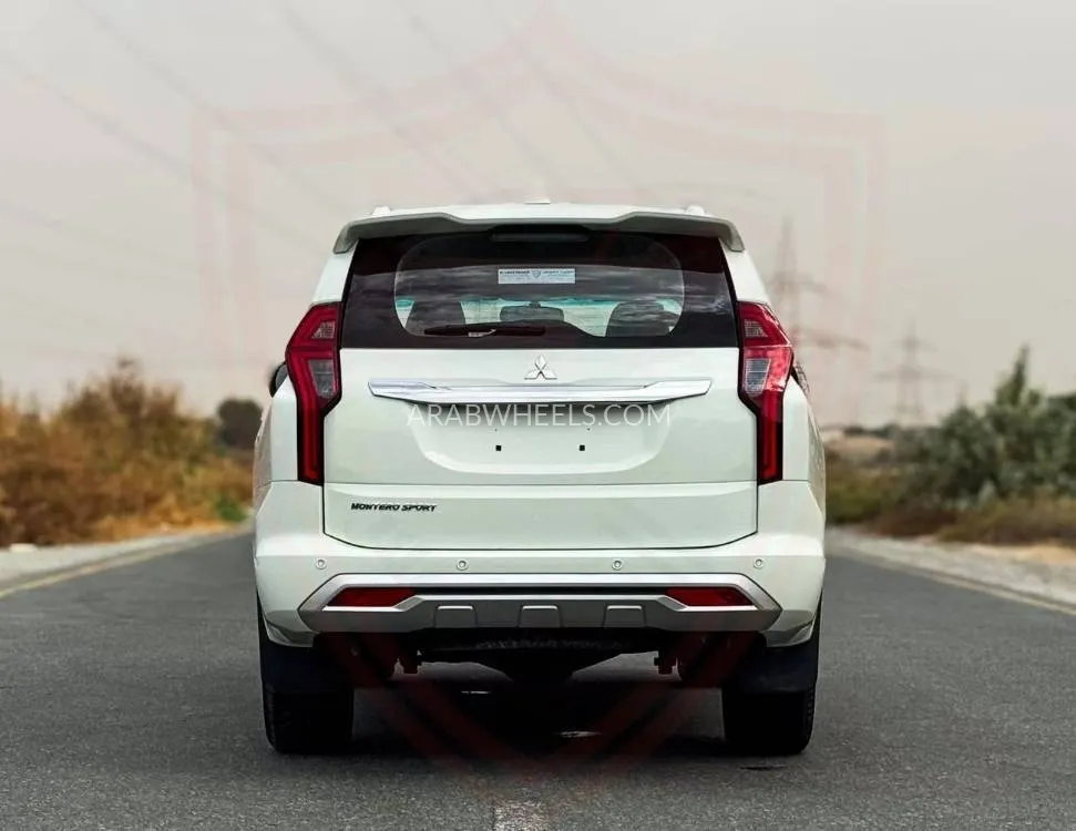 Mitsubishi Montero Sport 2022 for Sale in Sharjah Image-5