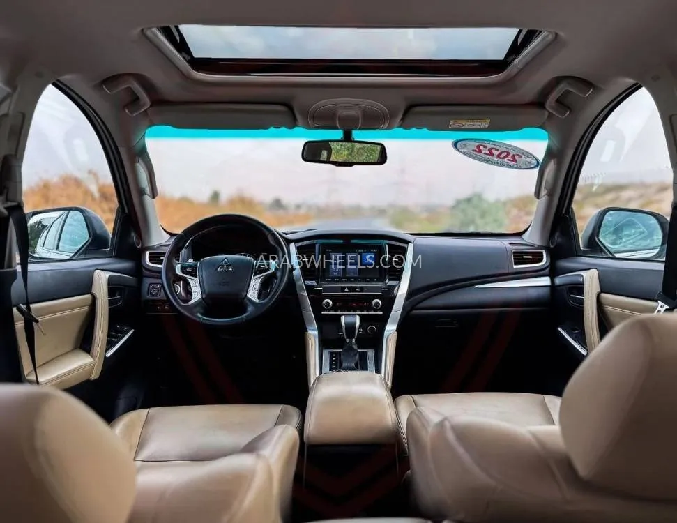 Mitsubishi Montero Sport 2022 for Sale in Sharjah Image-12