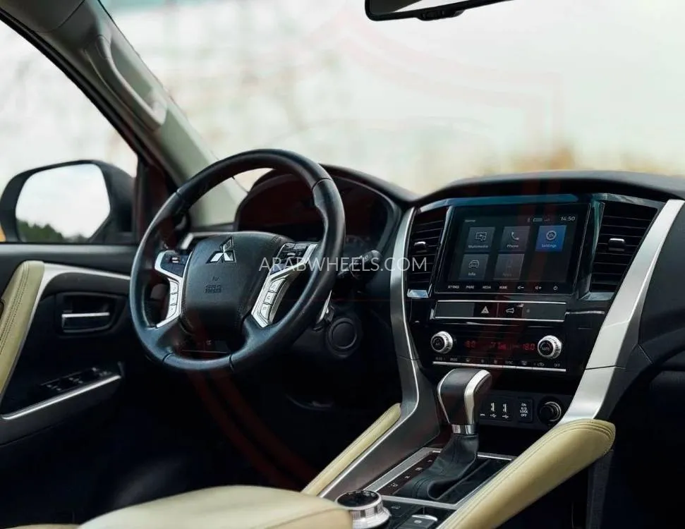 Mitsubishi Montero Sport 2022 for Sale in Sharjah Image-16