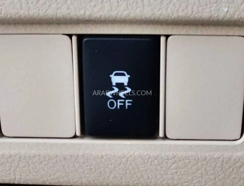 Toyota Yaris 2022 for Sale in Sharjah Image-13