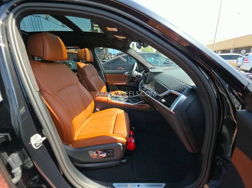 BMW X7 2025 for Sale in Dubai Image-10