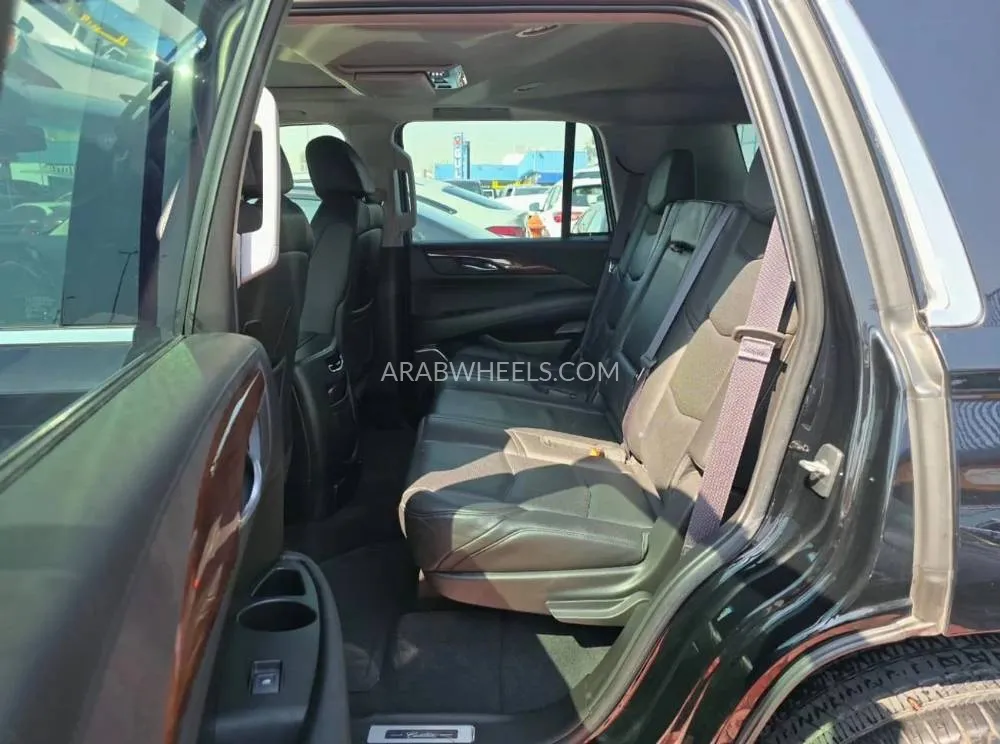 Cadillac Escalade 2015 for Sale in Dubai Image-18