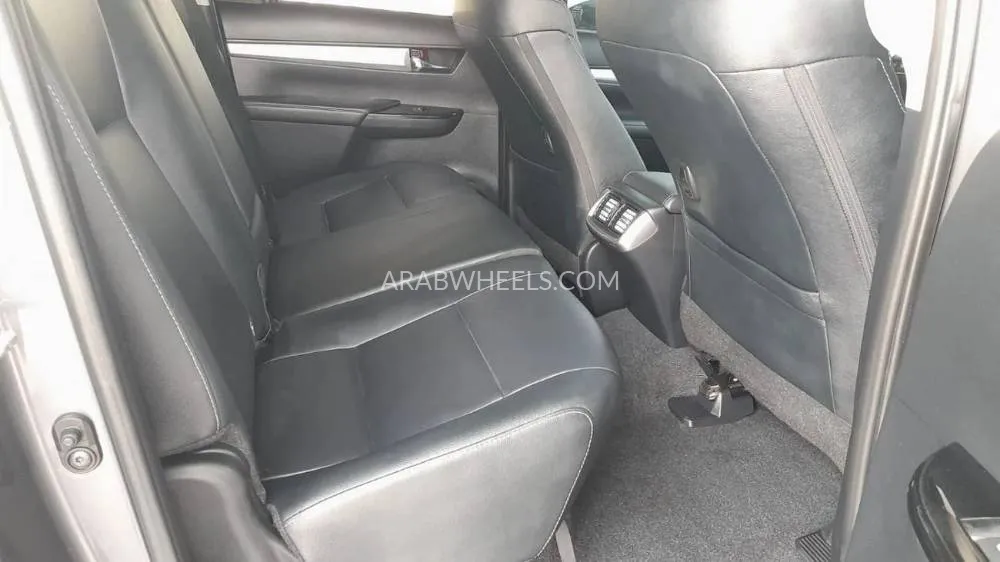Toyota Hilux 2019 for Sale in Dubai Image-15