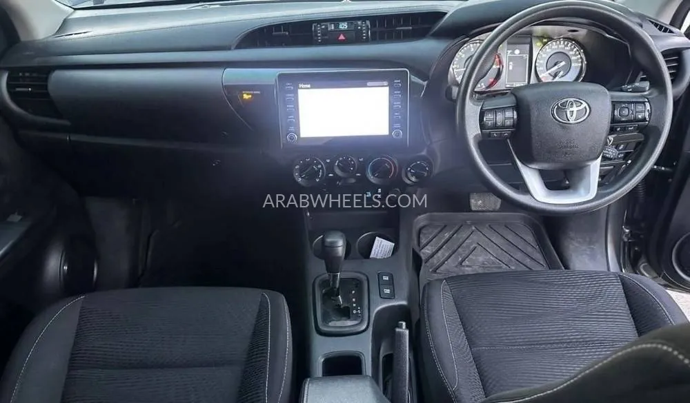 Toyota Hilux 2022 for Sale in Dubai Image-10