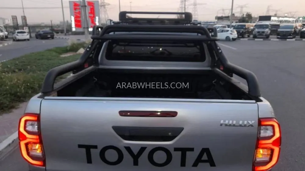 Toyota Hilux 2019 for Sale in Dubai Image-3
