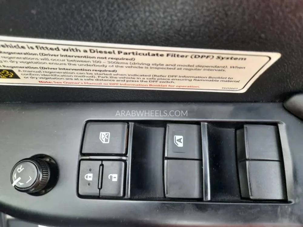 Toyota Hilux 2021 for Sale in Dubai Image-19