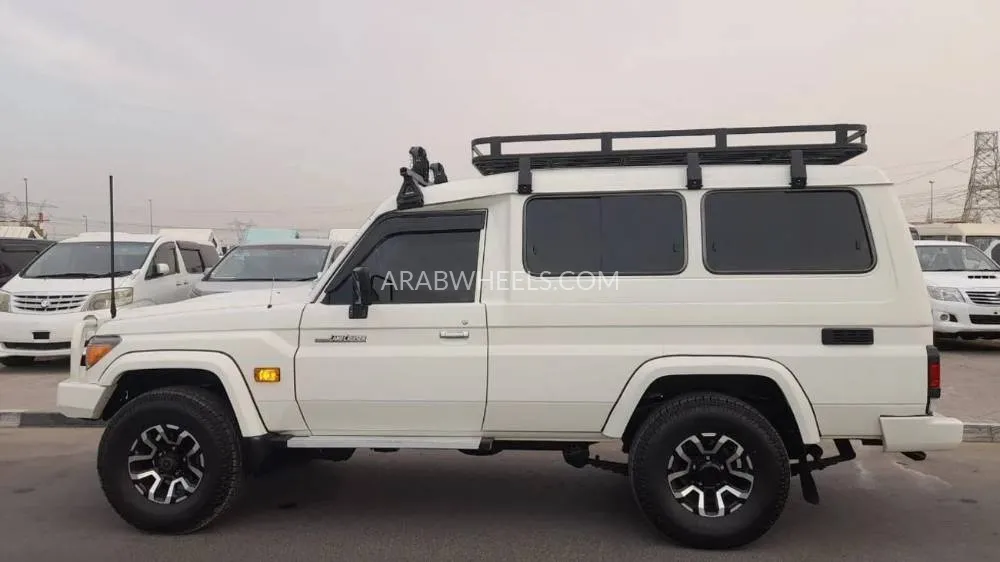 Toyota Land Cruiser 2023 for Sale in Dubai Image-5