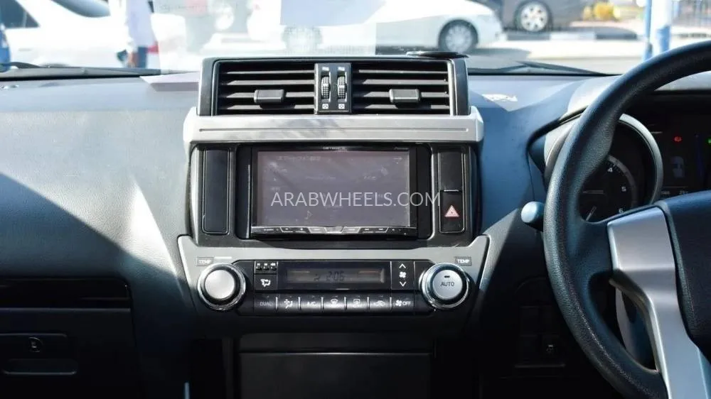 Toyota Land Cruiser Prado 2015 for Sale in Dubai Image-10