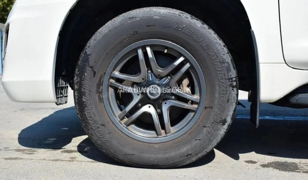 Toyota Land Cruiser Prado 2015 for Sale in Dubai Image-14