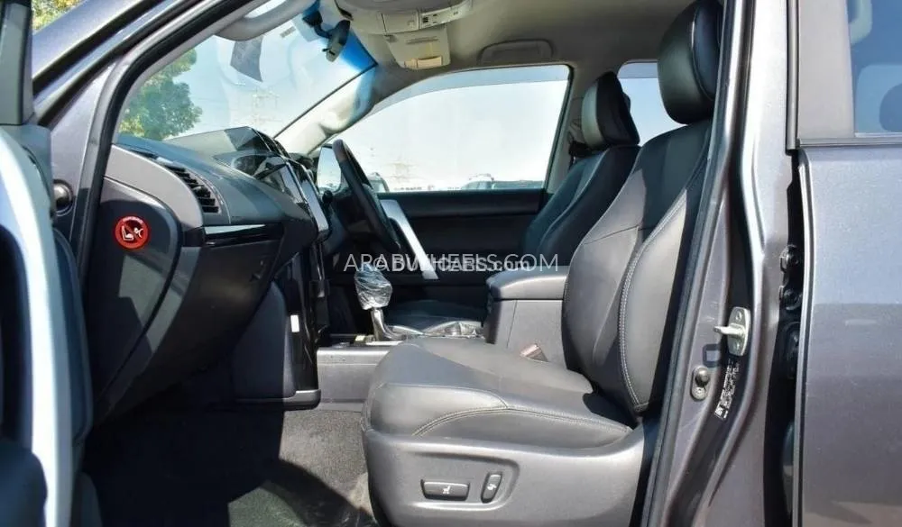 Toyota Land Cruiser Prado 2016 for Sale in Dubai Image-6