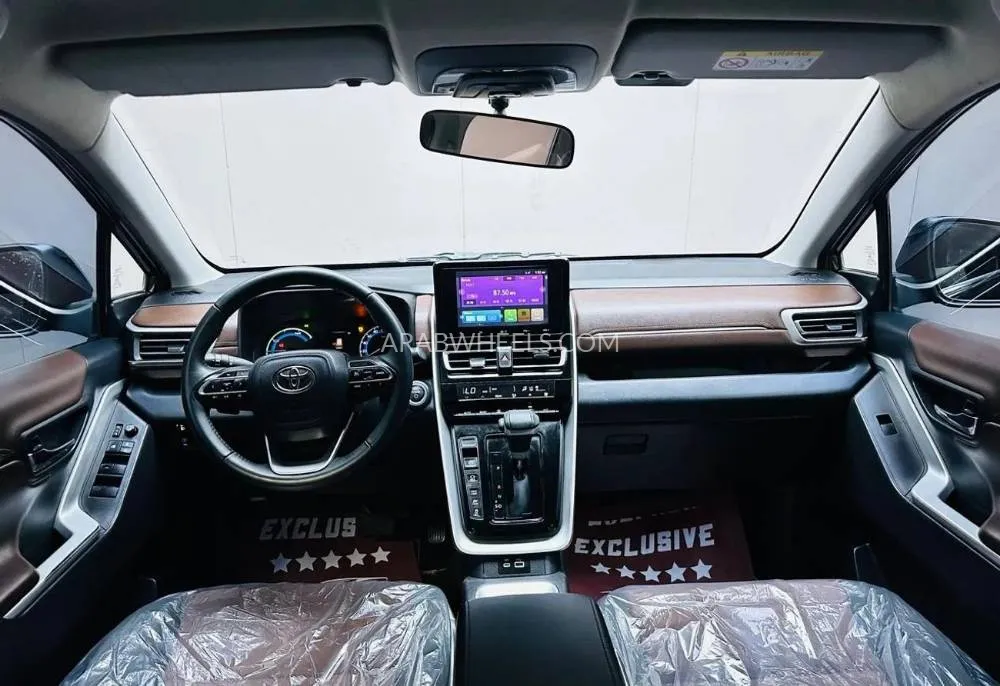 Toyota Innova 2024 for Sale in Dubai Image-13