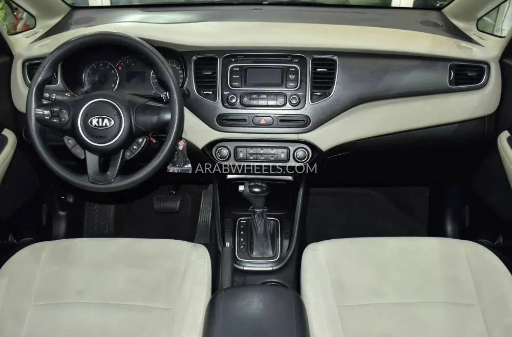 Kia Carens 2016 for Sale in Dubai Image-10