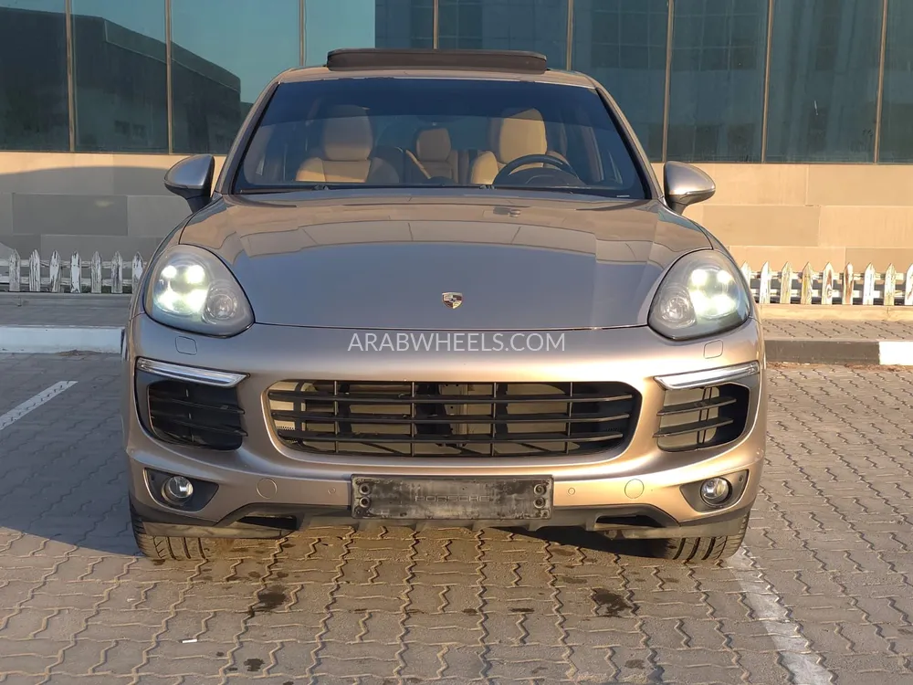 Porsche Cayenne 2016 for Sale in Ajman Image-3