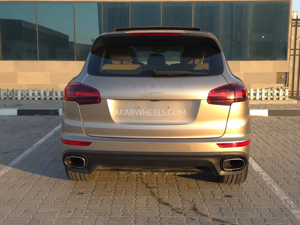 Porsche Cayenne 2016 for Sale in Ajman Image-7