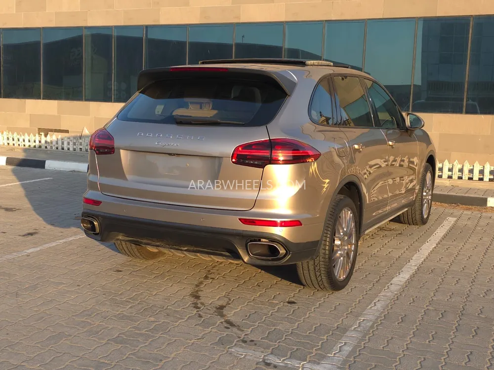 Porsche Cayenne 2016 for Sale in Ajman Image-4