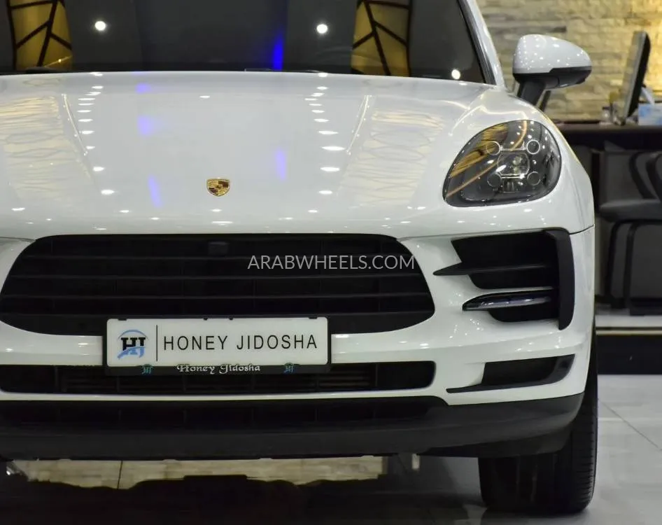 Porsche Macan 2020 for Sale in Dubai Image-4