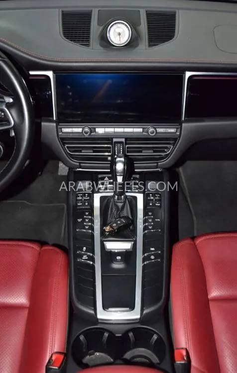 Porsche Macan 2020 for Sale in Dubai Image-16