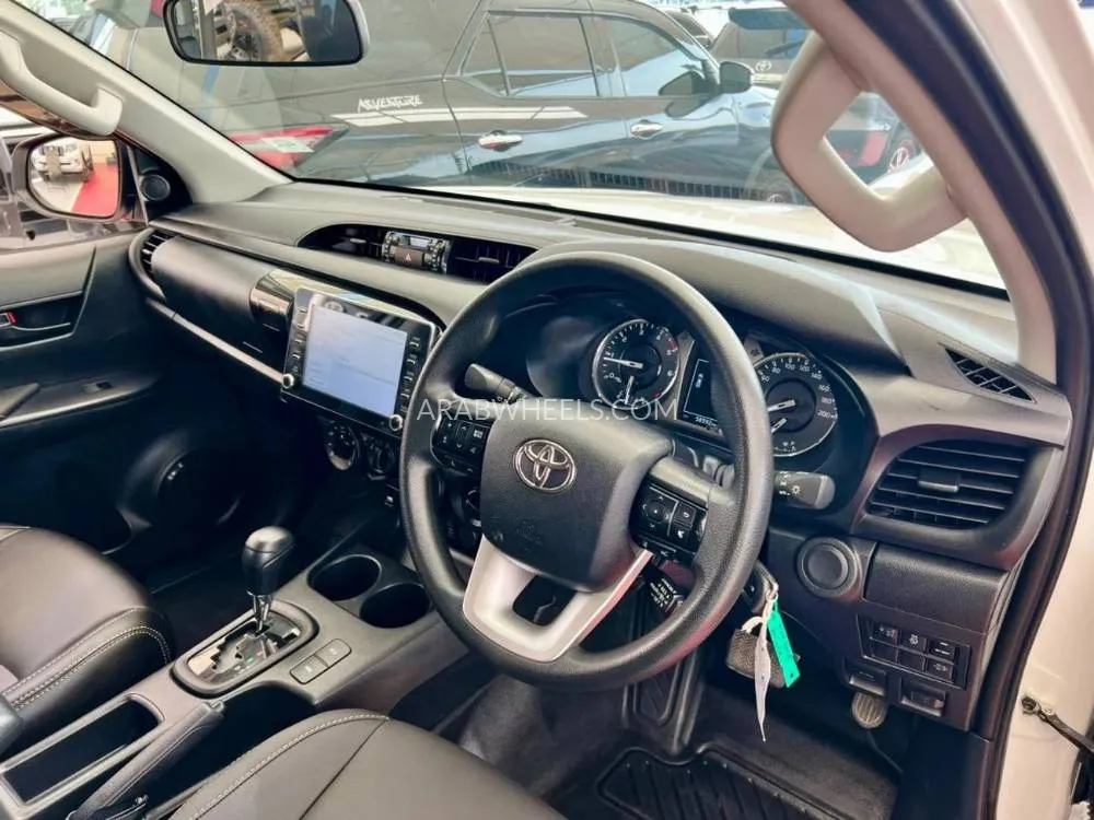 تويوتا هايلوكس 2023 for Sale in دبي Image-20