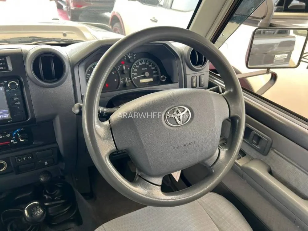 تويوتا لاند كروزر 70 سيريز 2020 for Sale in دبي Image-14