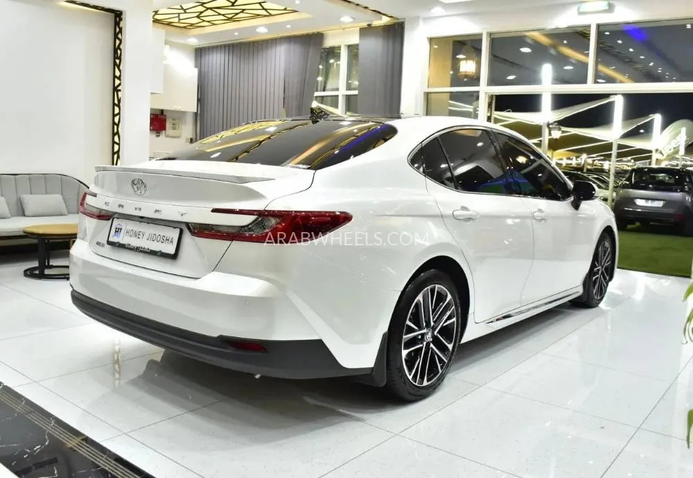 Toyota Camry 2025 for Sale in Dubai Image-6