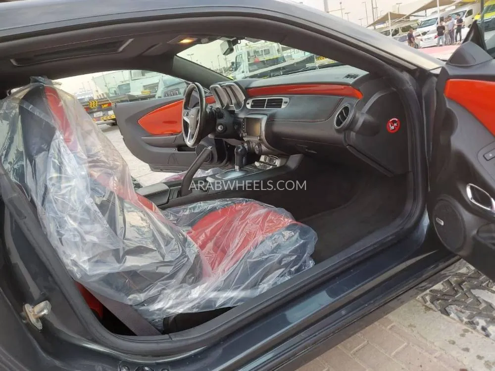 Chevrolet Camaro 2014 for Sale in Sharjah Image-10
