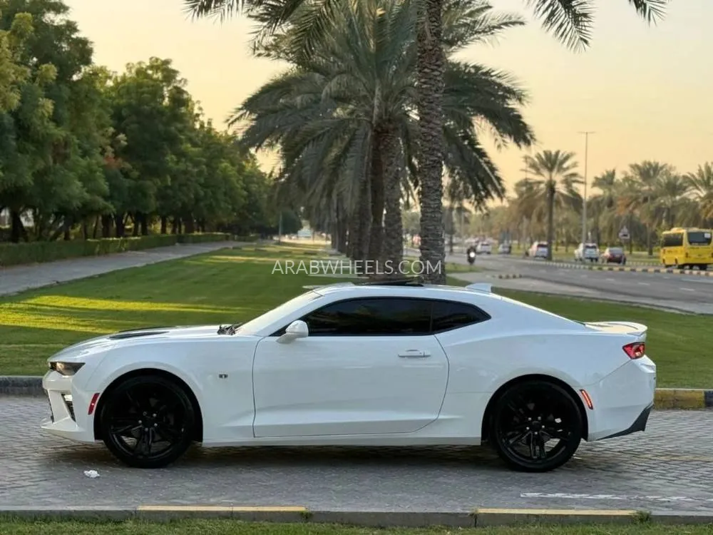 Chevrolet Camaro 2016 for Sale in Sharjah Image-7