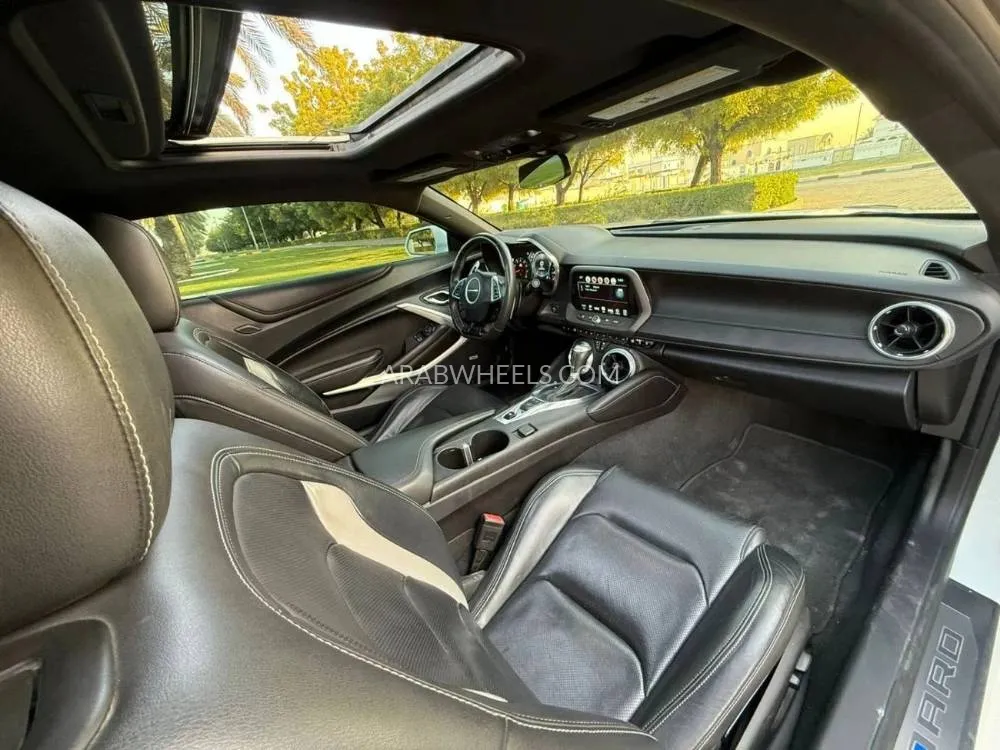 Chevrolet Camaro 2016 for Sale in Sharjah Image-11