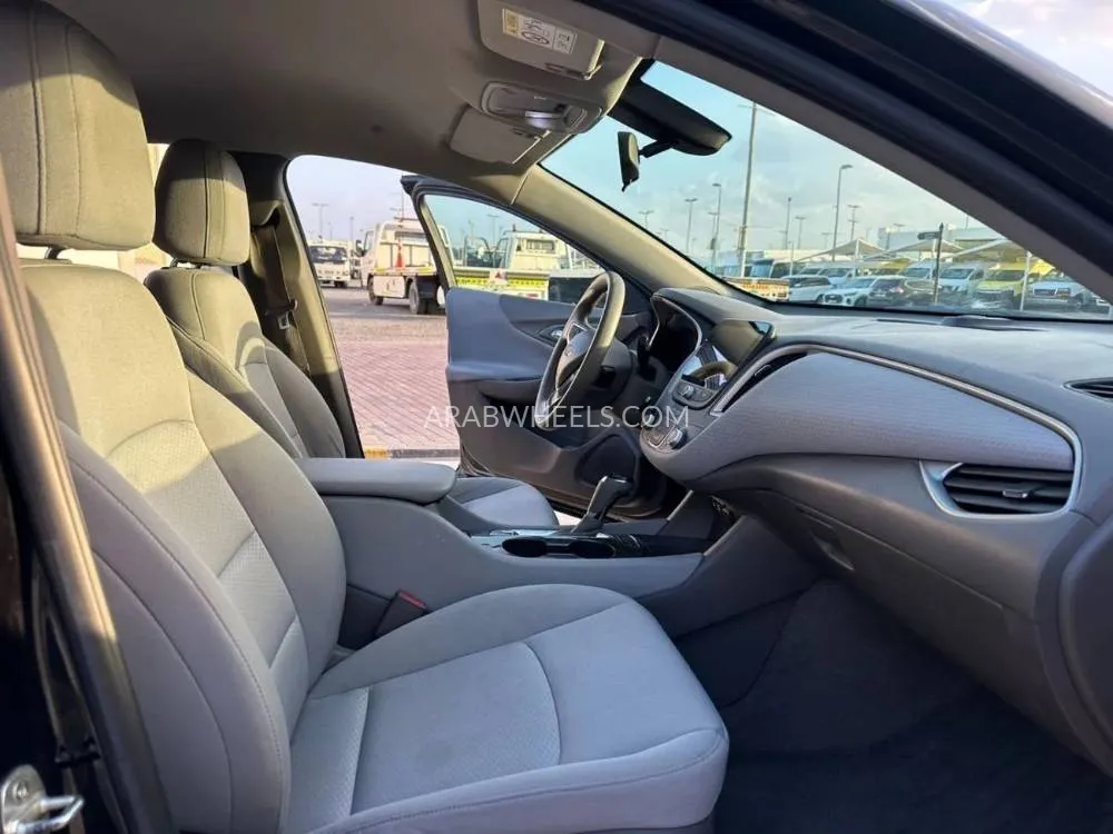 شيفروليه ماليبو 2020 for Sale in الشارقة Image-9