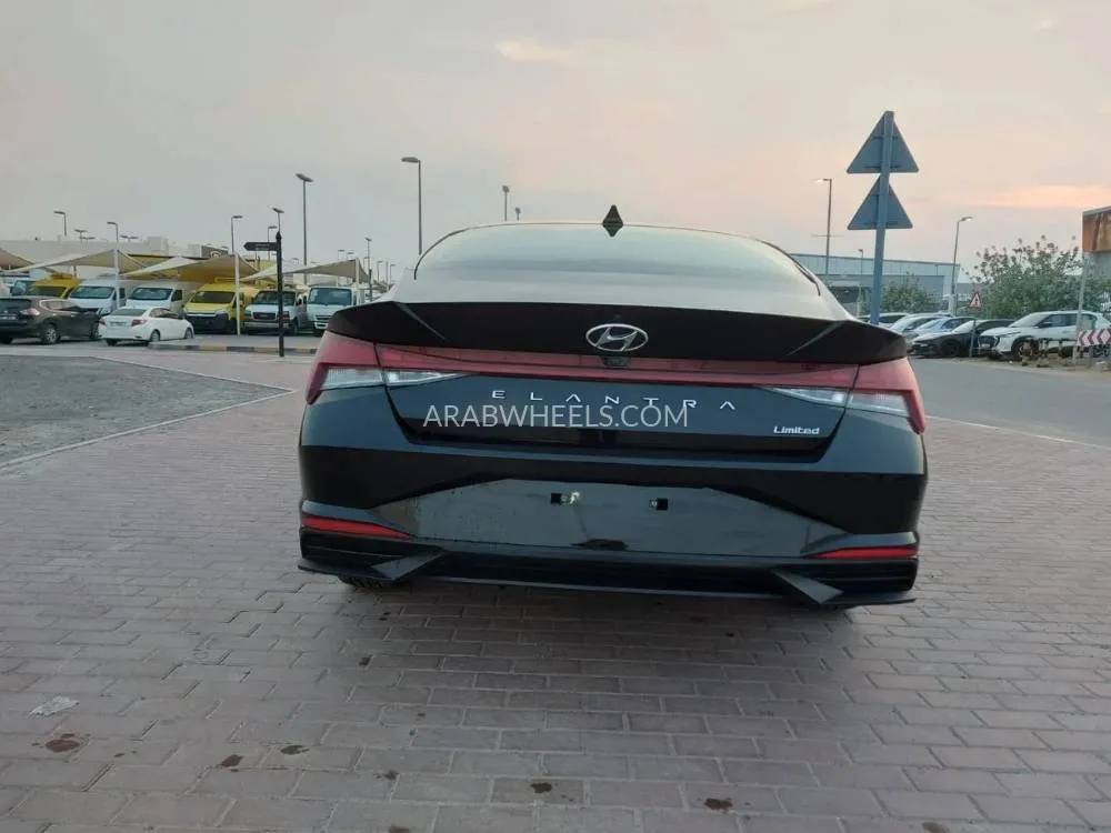 Hyundai Elantra 2021 for Sale in Sharjah Image-3