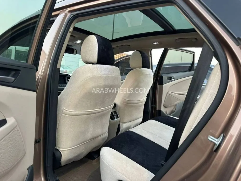 Hyundai Tucson 2017 for Sale in Sharjah Image-9
