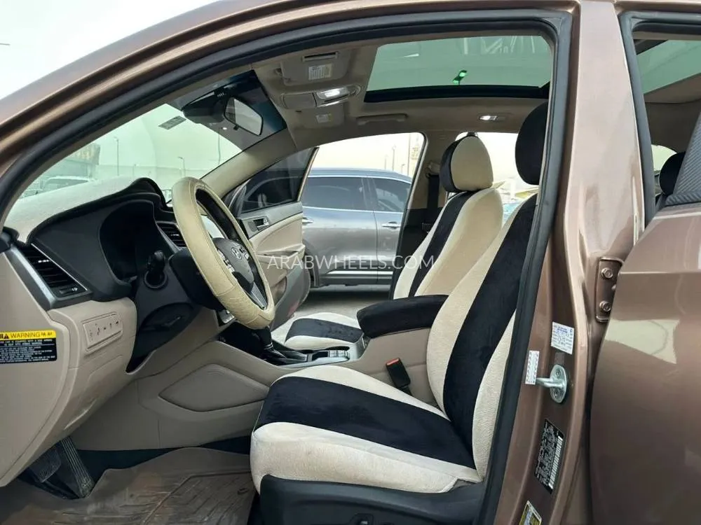 Hyundai Tucson 2017 for Sale in Sharjah Image-12