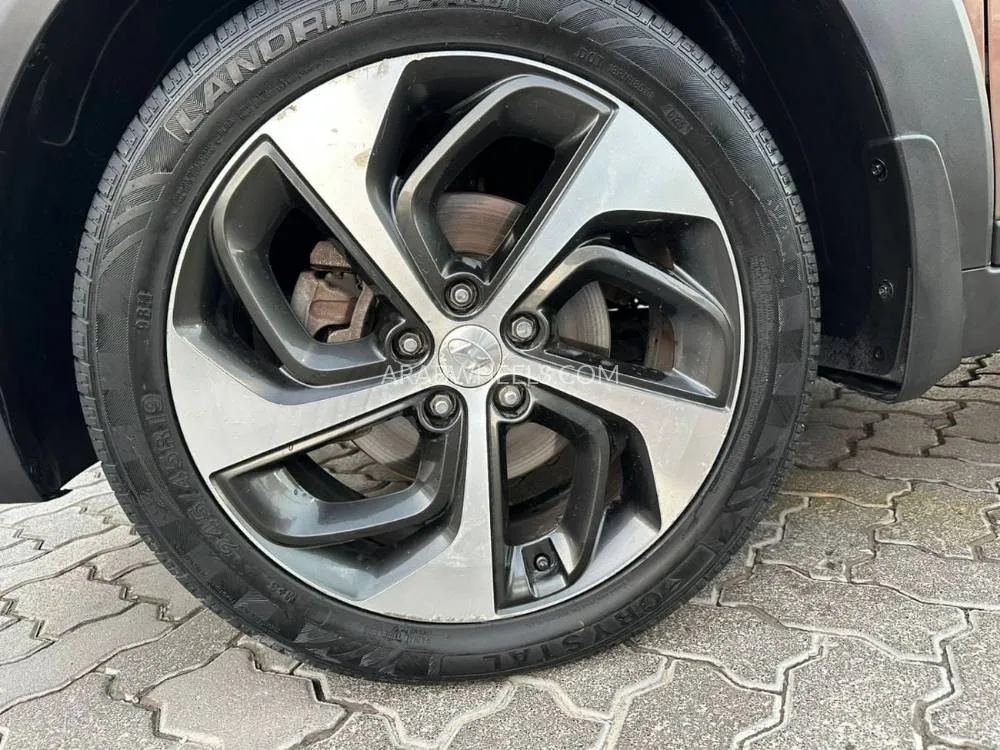 Hyundai Tucson 2017 for Sale in Sharjah Image-14