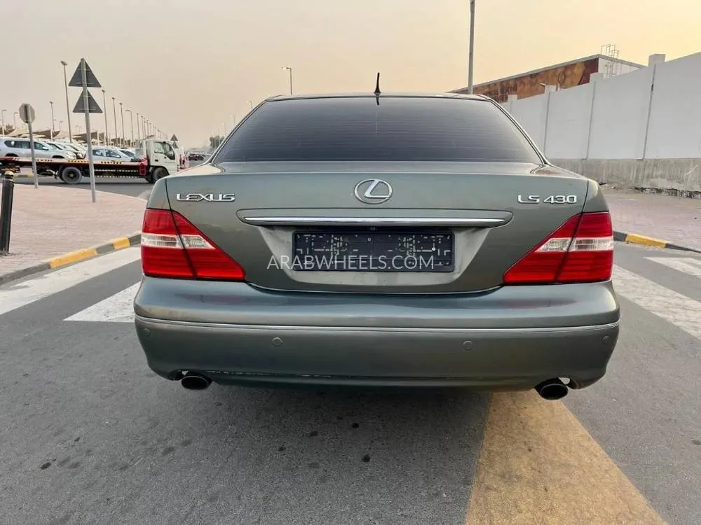 Lexus LS 2005 for Sale in Sharjah Image-15